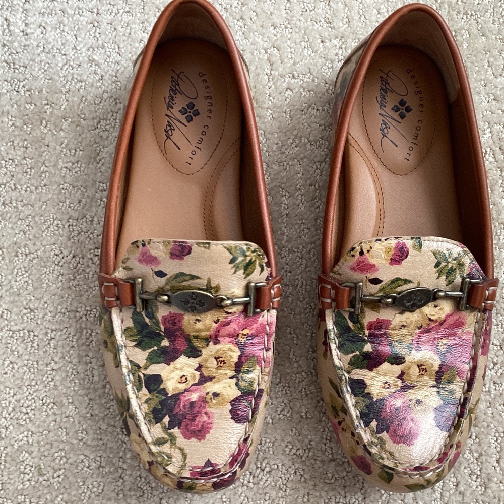 Patricia Nash Printed Loafer in Size 6